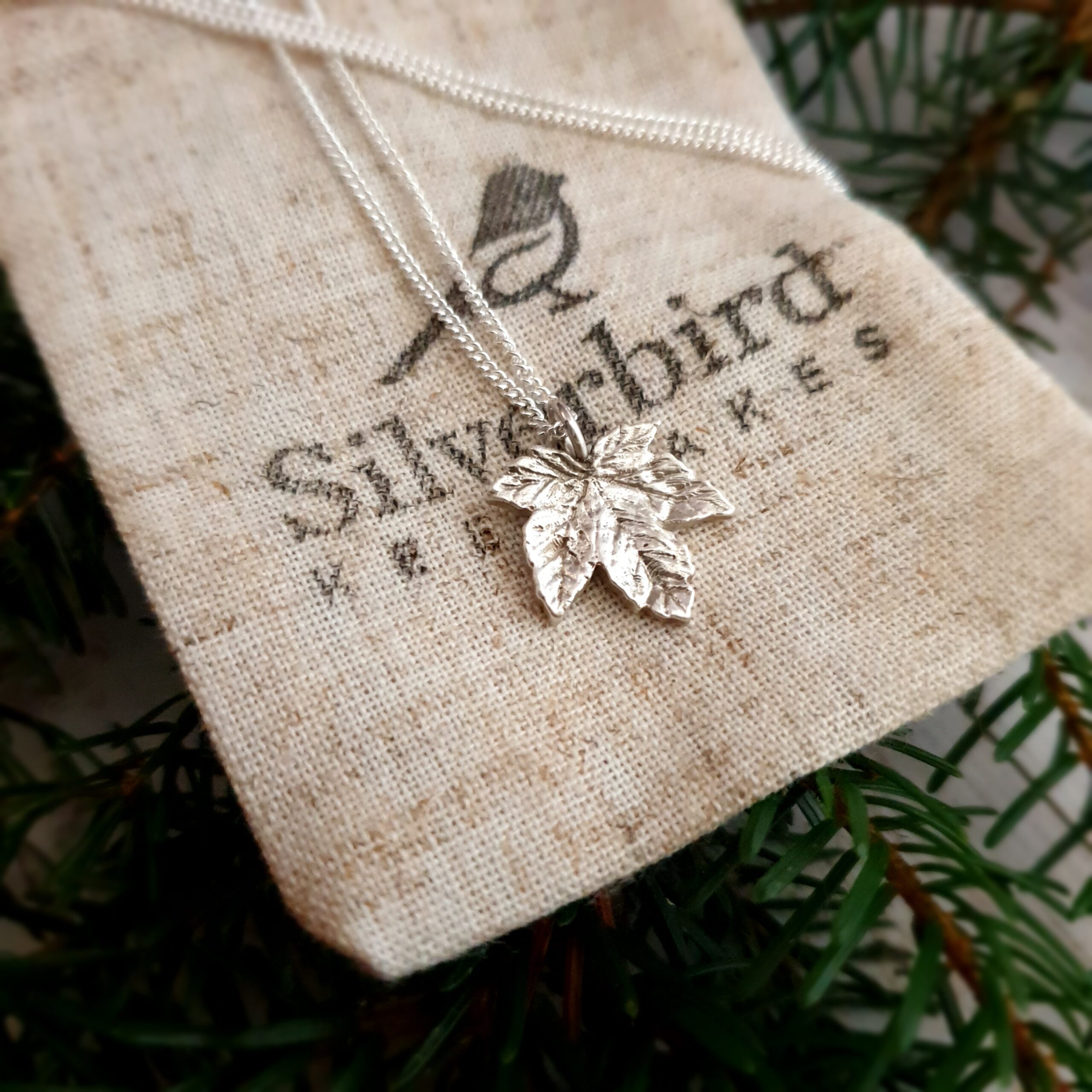 medium maple leaf 2