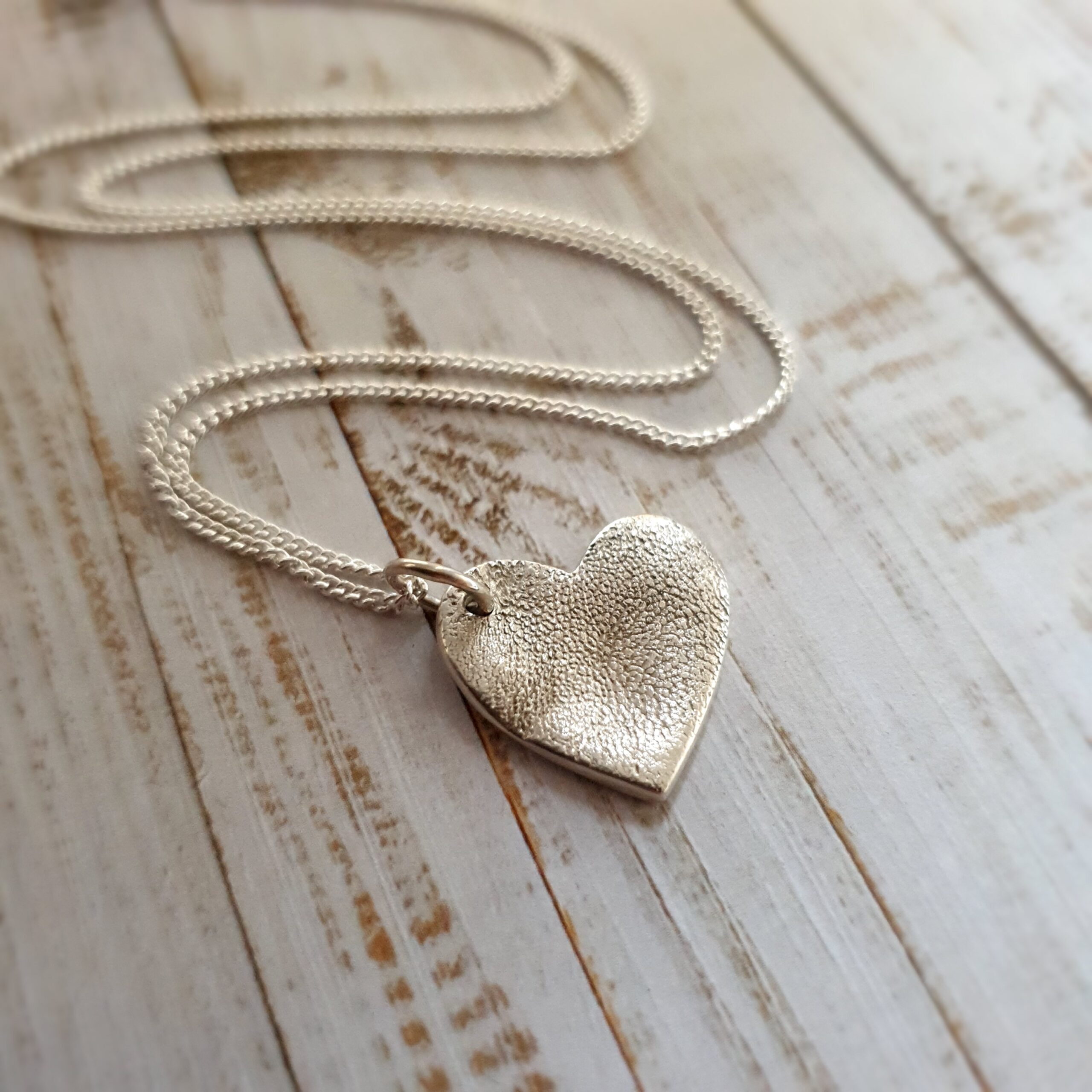 paw texture heart